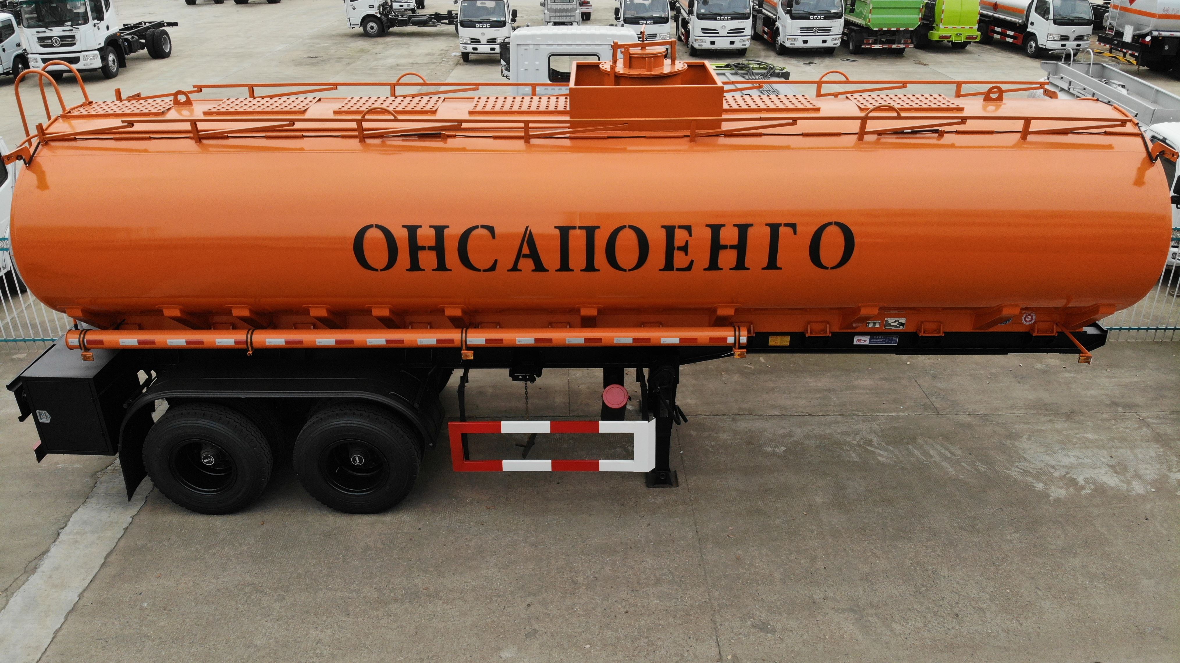 10臺外貿出口運油半掛車，10臺危化品罐車發(fā)車交付客戶